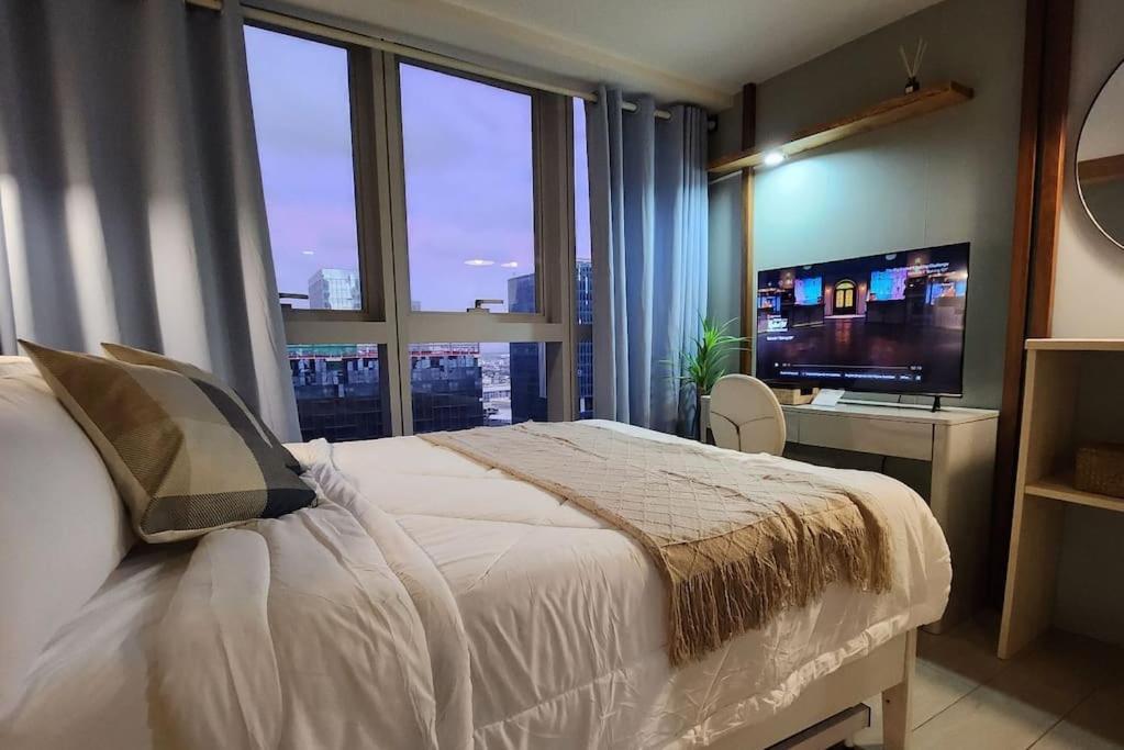 Luxestaysmnl Coastal Chic Netflx 380Mbps Pool Bgc Manilla Buitenkant foto