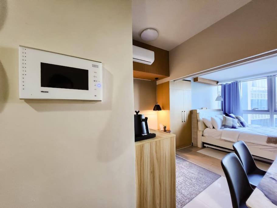 Luxestaysmnl Coastal Chic Netflx 380Mbps Pool Bgc Manilla Buitenkant foto