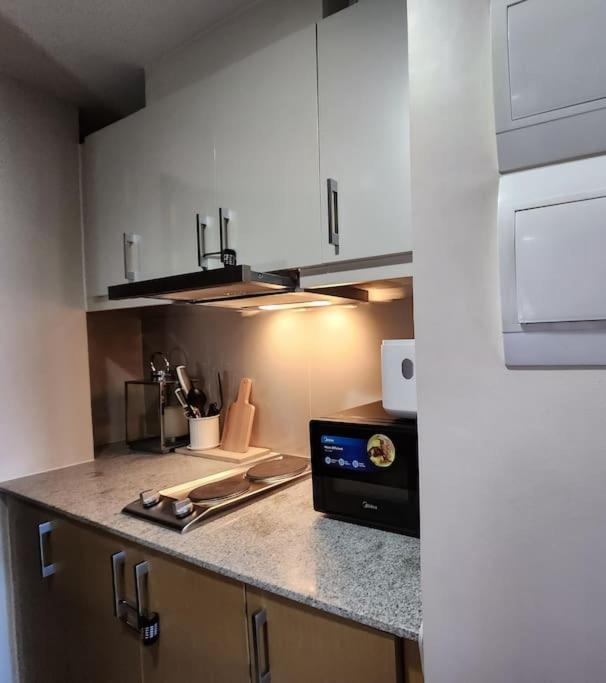 Luxestaysmnl Coastal Chic Netflx 380Mbps Pool Bgc Manilla Buitenkant foto